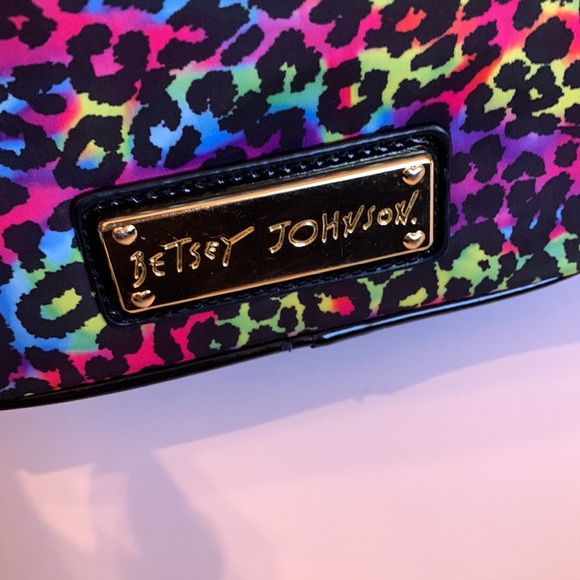 Betsy Johnson Leopard Rainbow Print Makeup Accessories Bag - Picture 3 of 8